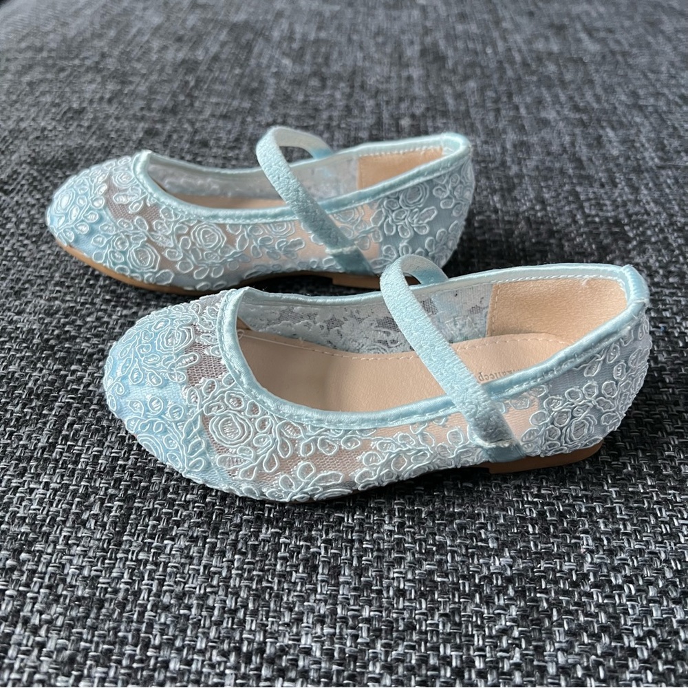 NWT Kailee Crochet Lace Mary Jane Flats in Light Blue Size 8